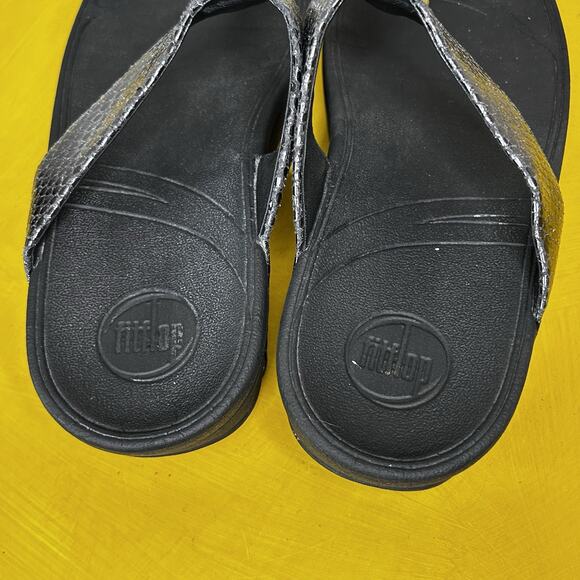 FitFlop Sandals Women' 9 Pewter Snake Print Rhinestone Petra Thong Platform - Picture 11 of 16